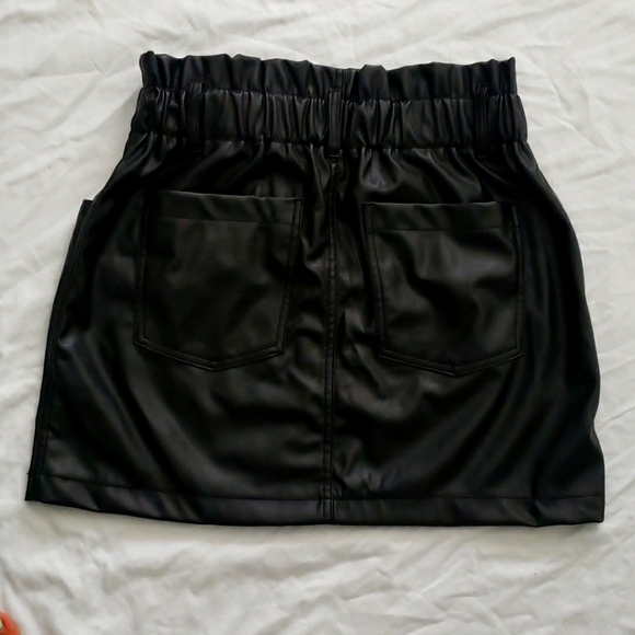 Black leather  skirt/ CI SONO. Sice L - Picture 2 of 7